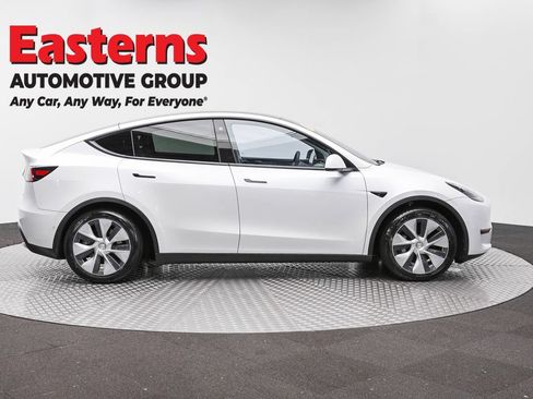 Used 2022 Tesla Model Y Long Range AWD/4WD image 4
