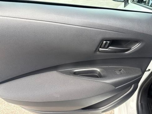 Used 2025 Toyota Corolla LE w/ Convenience Package FWD image 22