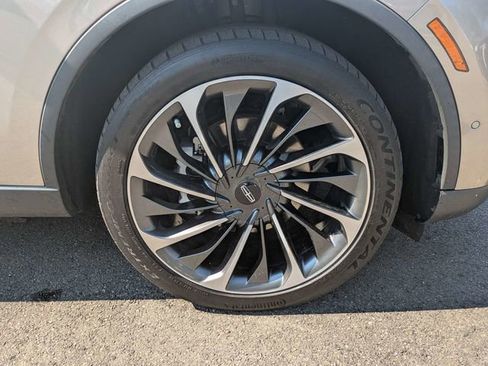 Used 2020 Lincoln Aviator Reserve w/ Equipment Group 202A image 11