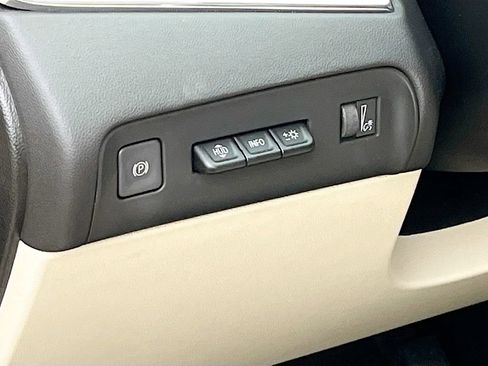 Used 2024 Buick Enclave Avenir FWD image 10