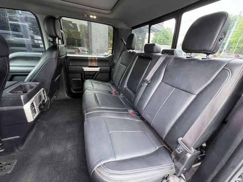 Used 2019 Ford F150 Lariat w/ Equipment Group 502A Luxury AWD/4WD image 15