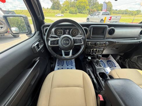 Used 2020 Jeep Gladiator Sport w/ Quick Order Package 24S AWD/4WD image 15