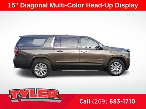 Used 2021 Chevrolet Suburban Premier w/ Premium Package AWD/4WD image 9