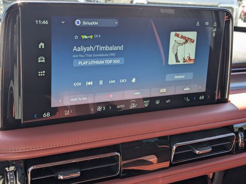 Used 2025 Lincoln Aviator Reserve w/ Equipment Group 201A image 23