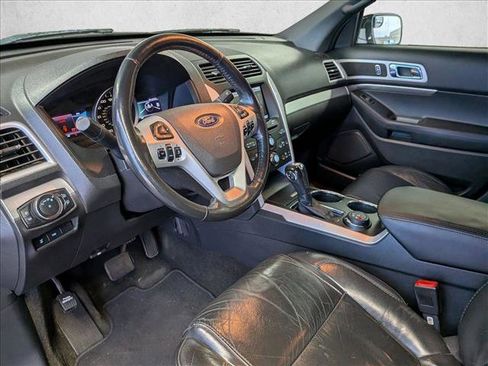 Used 2013 Ford Explorer XLT image 9