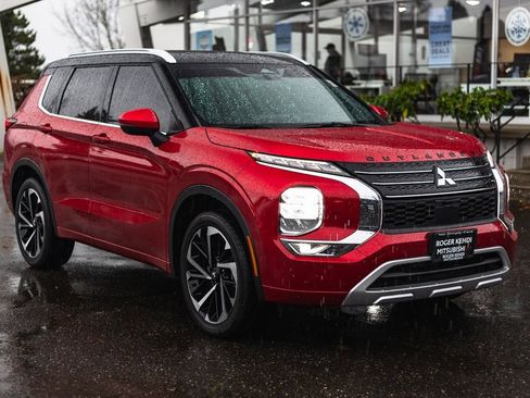 Used 2024 Mitsubishi Outlander SEL image 6
