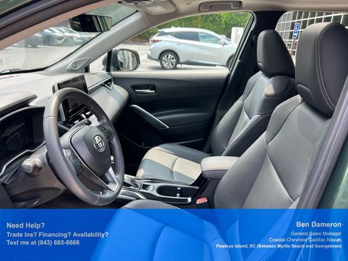 Used 2023 Toyota Corolla Cross XLE w/ Convenience Package AWD/4WD image 8
