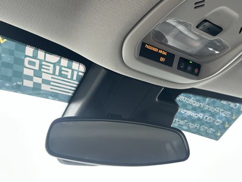 Used 2025 Chevrolet Trax LT w/ LT Convenience Package FWD image 29