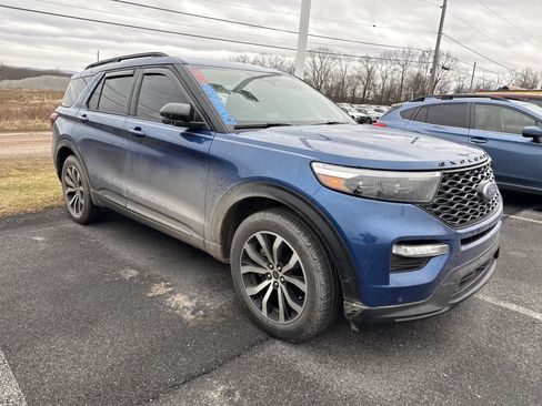 Used 2020 Ford Explorer ST w/ Premium Technology Package image 2