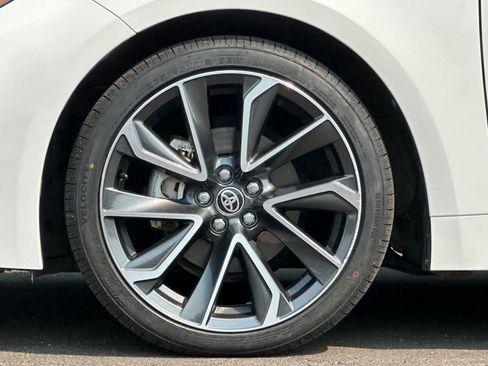 Used 2020 Toyota Corolla SE w/ SE Premium Package FWD image 25