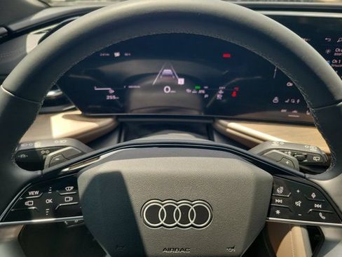 Certified 2025 Audi Q5 Premium Plus w/ Premium Plus AWD/4WD image 20