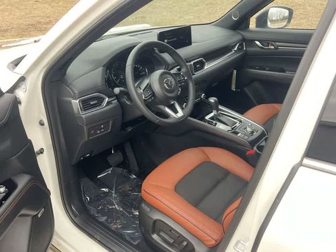 Certified 2025 MAZDA CX-5 Carbon Edition image 2