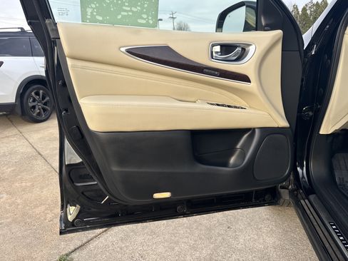 Certified 2019 INFINITI QX60 Luxe w/ Sensory Package image 9