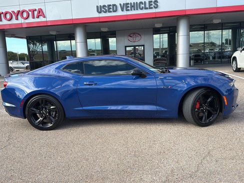 Used 2024 Chevrolet Camaro LT RWD image 2