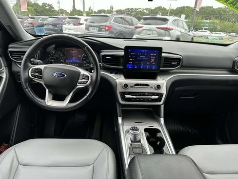Used 2021 Ford Explorer XLT w/ Equipment Group 202A image 9