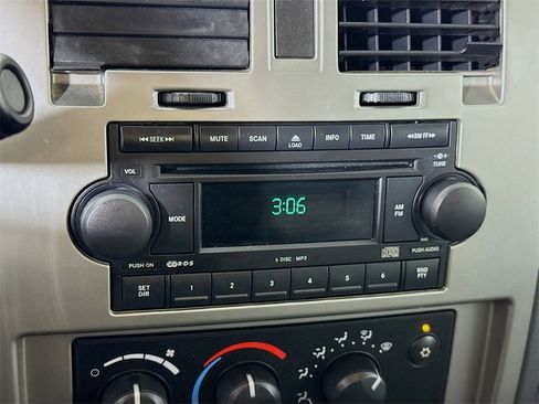 Used 2007 Dodge Dakota SLT w/ TRX4 Off Road Group image 7