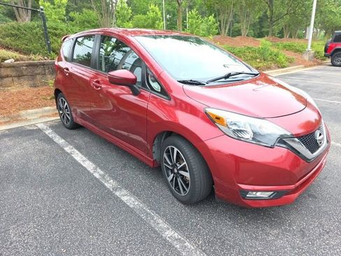 Used 2018 Nissan Versa Note SR FWD image 3