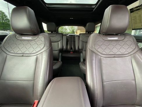 Used 2025 Ford Explorer Platinum w/ LUX Leather Package AWD/4WD image 31