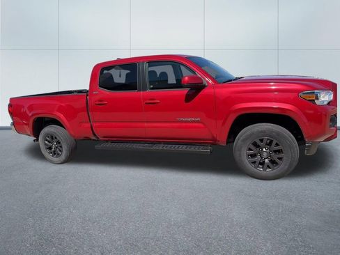 Used 2021 Toyota Tacoma SR5 AWD/4WD image 3