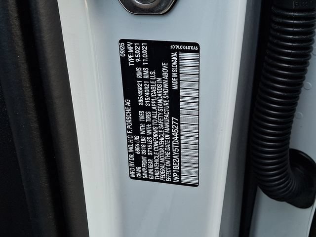 Certified 2026 Porsche Cayenne E-Hybrid Coupe AWD/4WD image 22