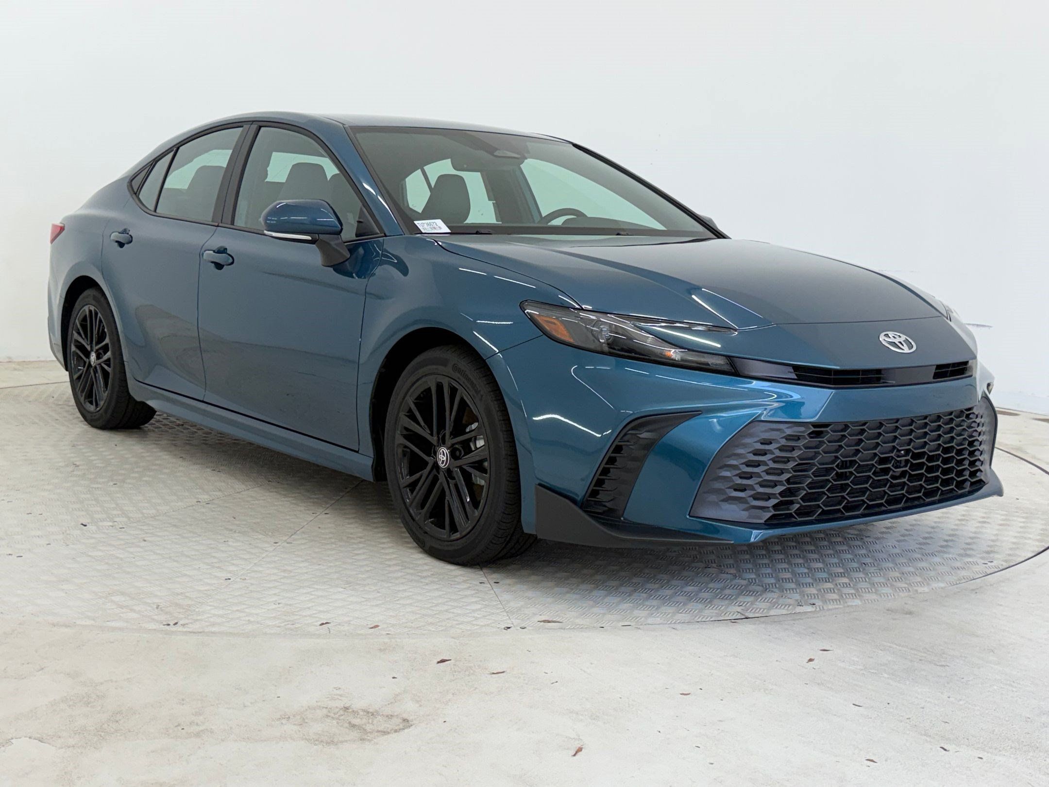 Used 2026 Toyota Camry SE w/ Multimedia Upgrade Package FWD image 7