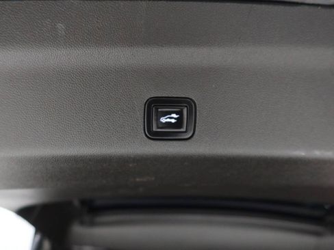 Used 2021 Chevrolet Suburban Z71 AWD/4WD image 30