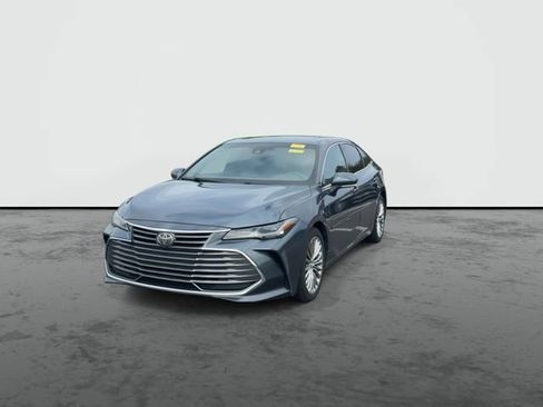 Used 2019 Toyota Avalon Limited w/ Carpet Mat Package FWD image 4