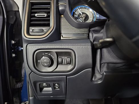 Used 2021 RAM 1500 Limited AWD/4WD image 24