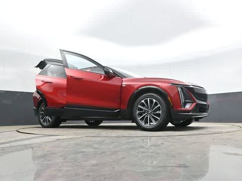 New 2025 Cadillac Lyriq Sport image 47