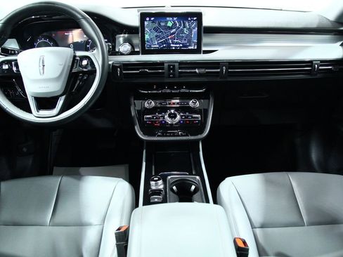 Used 2022 Lincoln Corsair AWD w/ Equipment Group 101A image 5