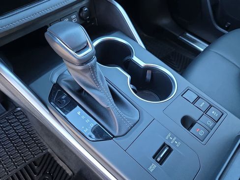 Certified 2023 Toyota Highlander XSE image 25