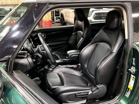 Used 2017 MINI Cooper S image 6