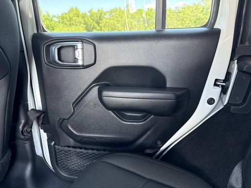 Used 2021 Jeep Wrangler Unlimited Sport AWD/4WD image 15