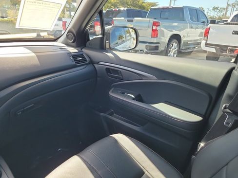 Used 2022 Honda Passport TrailSport image 16