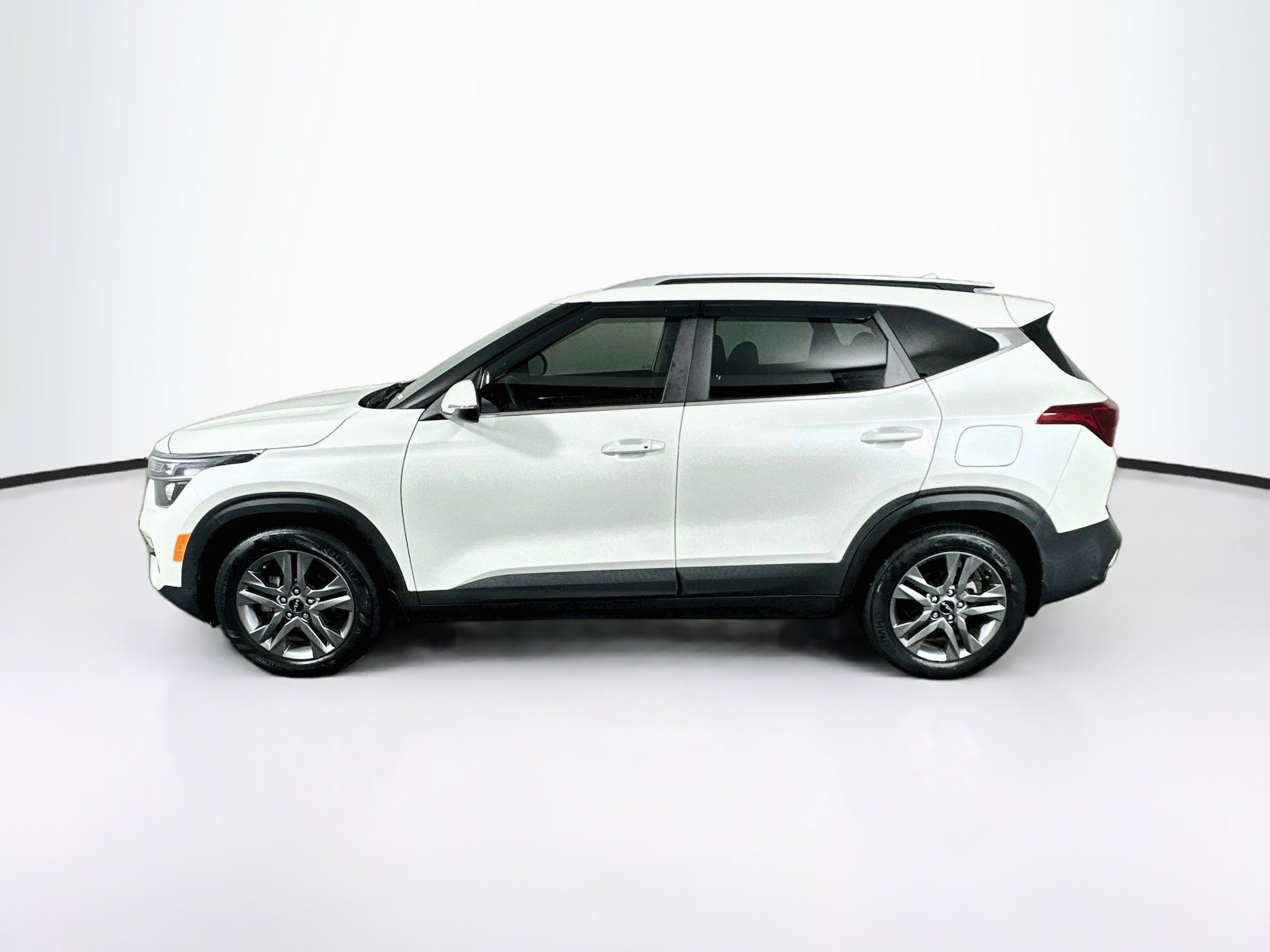 Used 2023 Kia Seltos S FWD image 4