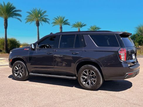 Used 2022 Chevrolet Tahoe Z71 w/ Luxury Package AWD/4WD image 3