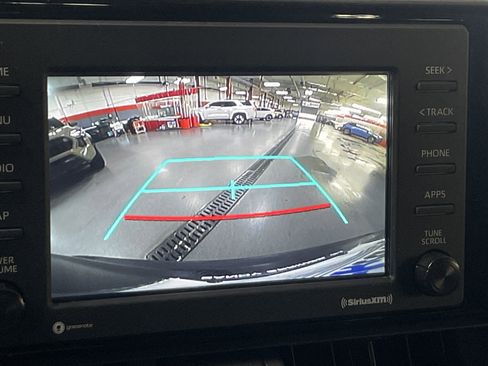 Used 2021 Toyota RAV4 XLE w/ Convenience Package FWD image 25