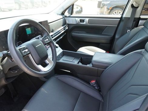 Used 2025 Hyundai Santa Fe SEL image 18
