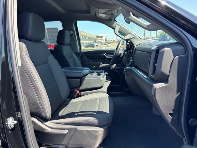 Used 2024 Chevrolet Silverado 1500 LT AWD/4WD image 17