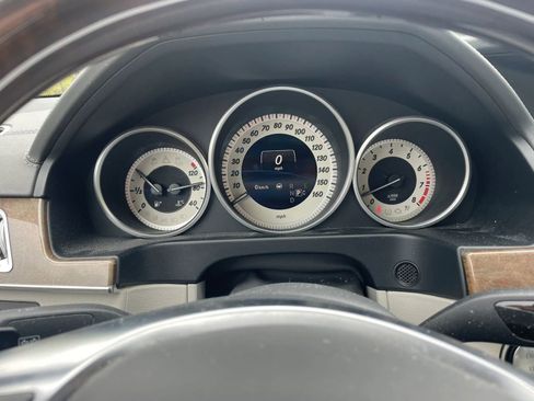 Used 2015 Mercedes-Benz E 400 4MATIC Sedan image 7