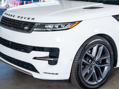 Used 2024 Land Rover Range Rover Sport Dynamic SE image 12