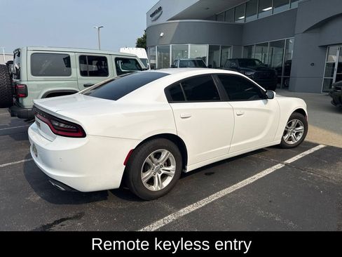 Used 2020 Dodge Charger SXT RWD image 3