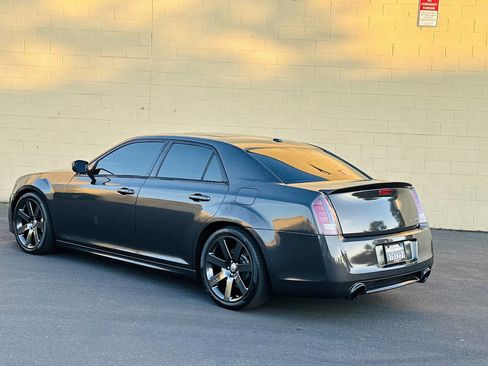 Used 2014 Chrysler 300 SRT8 w/ Leather Interior Group RWD image 7