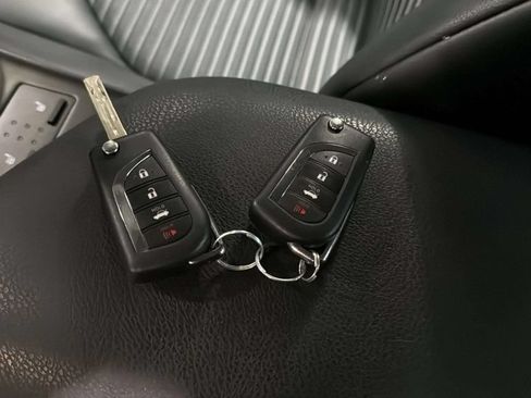 Used 2023 Toyota Camry SE AWD/4WD image 32