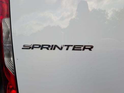 Used 2023 Mercedes-Benz Sprinter 1500 image 10