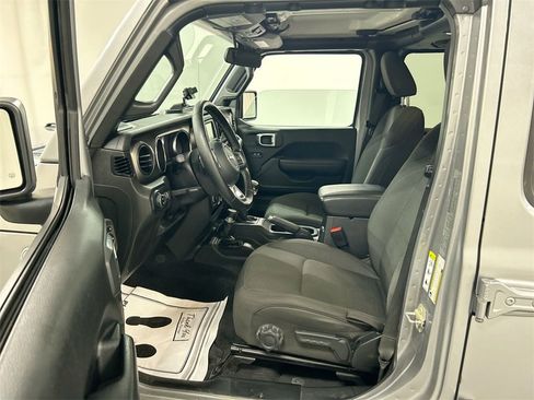 Used 2020 Jeep Gladiator Sport w/ Quick Order Package 23S image 9