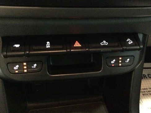 Used 2018 Chevrolet Colorado Z71 w/ Centennial Edition image 25