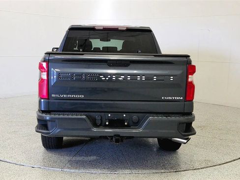 Used 2019 Chevrolet Silverado 1500 Custom w/ Custom Value Package AWD/4WD image 6