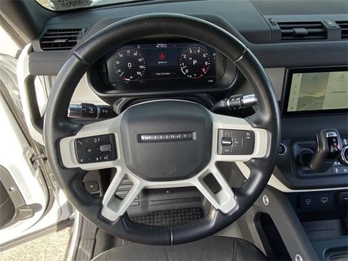 Used 2021 Land Rover Defender 110 SE image 10