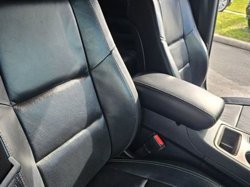 Used 2017 Jeep Grand Cherokee Limited w/ Luxury Group II RWD image 24